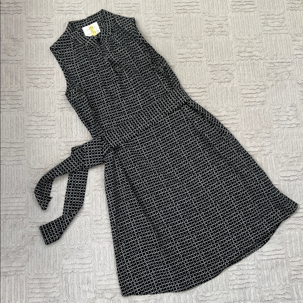 Kate Spade Parker dress, 100% silk, Black and White Sleeveless dress Size XS,EUC